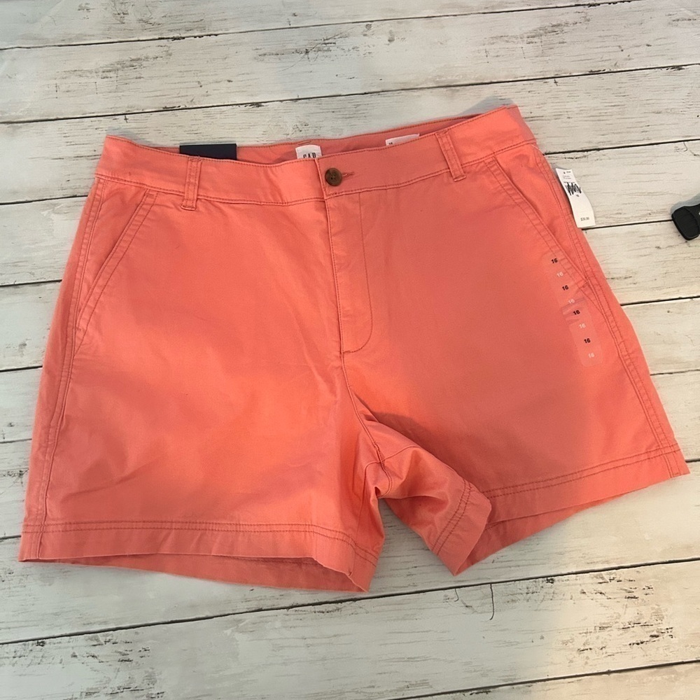 NWT gap size 16 girlfriend khaki shorts in salmon, pink